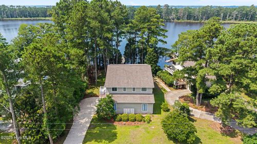 5410 Trade Winds Rd, New Bern, NC, 28560-9759 | Card Image