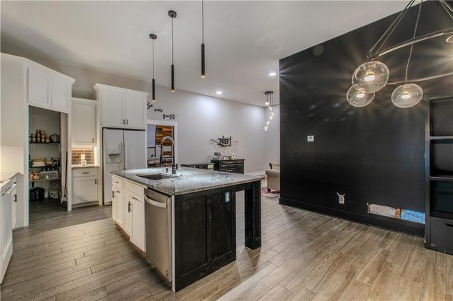 Beautiful updated kitchen | Image 6