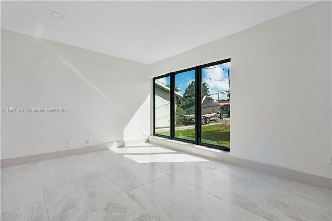 1115 N Northlake Dr, House other with 3 bedrooms, 3 bathrooms and null parking in Hollywood FL | Image 17