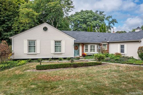 830 Croydon Rd, Rochester Hills, MI, 48309-2520 | Card Image