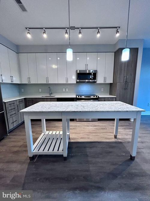 unit-554-145 Riverhaven Dr, OXON HILL, MD, 20745-1072 | Card Image