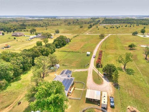 2020 E Eseco Rd, Cushing, OK, 74023-5515 | Card Image