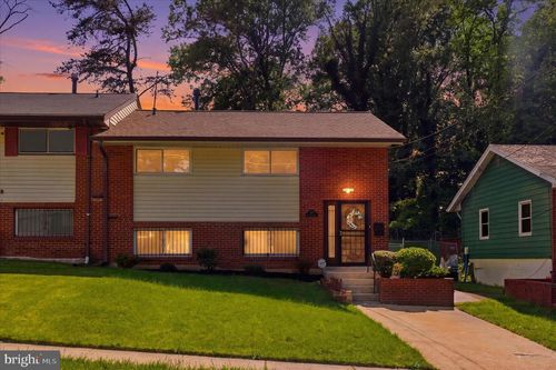 824 Booker Dr, CAPITOL HEIGHTS, MD, 20743-1832 | Card Image