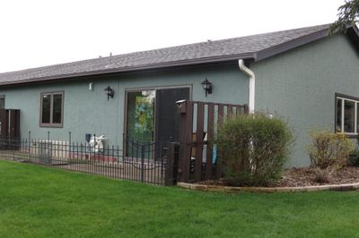 4 Front Patio with enclosed porch 8276.JPG | Image 3