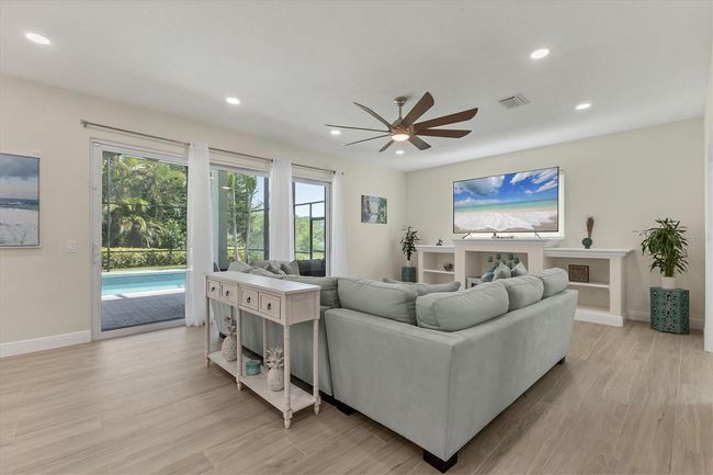 7538 Camden Harbour Dr, House other with 6 bedrooms, 4 bathrooms and null parking in BRADENTON FL | Image 30