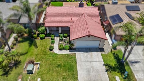 327 Fern Meadow Dr, Bakersfield, CA, 93308-7883 | Card Image