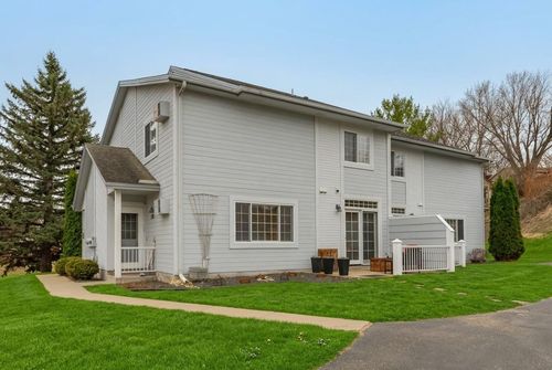 272 Zumbro Dr Nw, Rochester, MN, 55901-2305 | Card Image