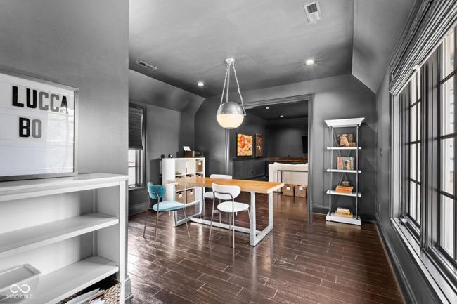 healthy amount of natural light, vaulted ceiling, recessed lighting | Image 64