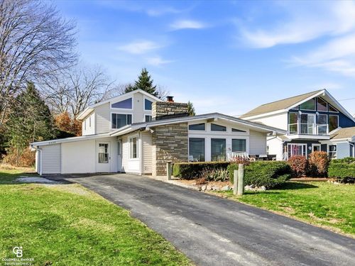 2226 River Rd Road, Marysville, MI, 48040 | Card Image