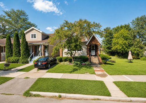 5545 Maryland St, Detroit, MI, 48224-3020 | Card Image