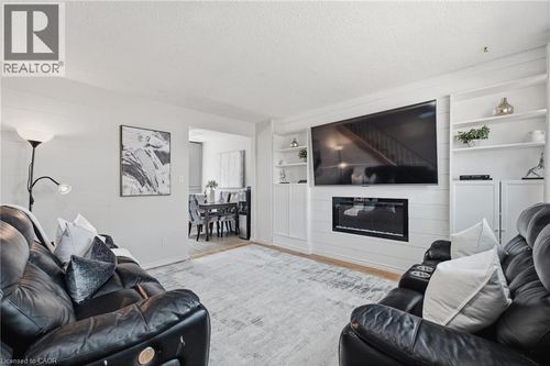 11-164 Jansen Ave, Kitchener, ON, N2A2L7 | Card Image