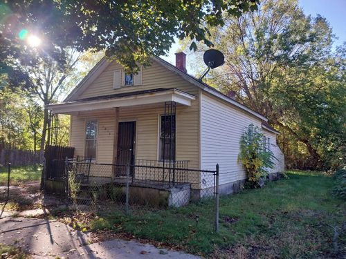 1810 Carroll St, Saginaw, MI, 48601-1615 | Card Image