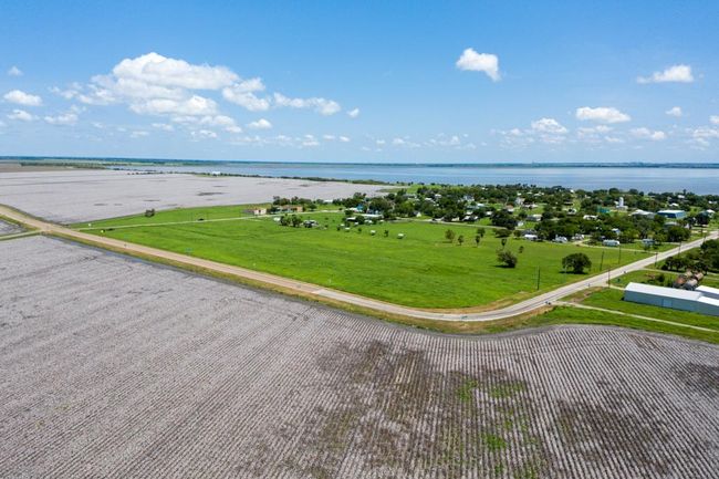 704 Hwy 239, Home with 0 bedrooms, 0 bathrooms and null parking in Austwell TX | Image 8