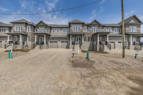 5 Avalon Dr, Wasaga Beach, ON, L9Z0M2 | Card Image