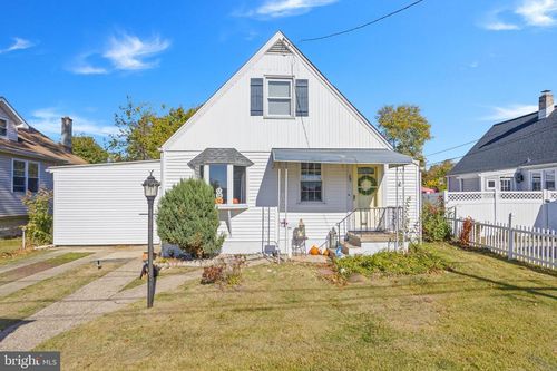 29 W Broadway, MAPLE SHADE, NJ, 08052-2302 | Card Image