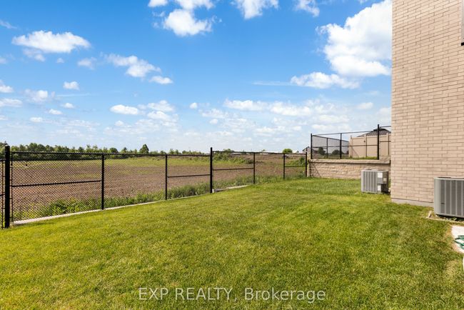 244 Shuttleworth Dr, House attached with 3 bedrooms, 3 bathrooms and 1 parking in Gloucester ON | Image 46