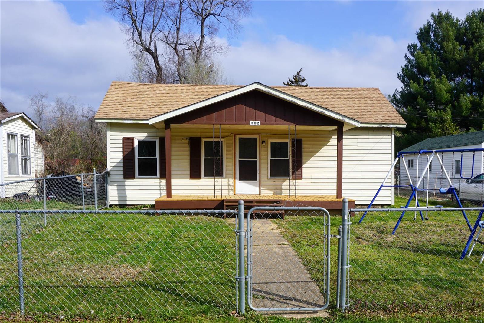 Euclid St, Steelville, MO 65565
