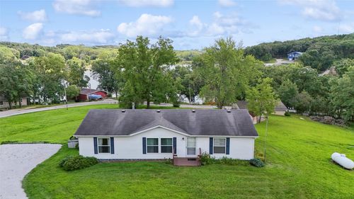 8136 Linden St, Dexter, IA, 50070-7509 | Card Image