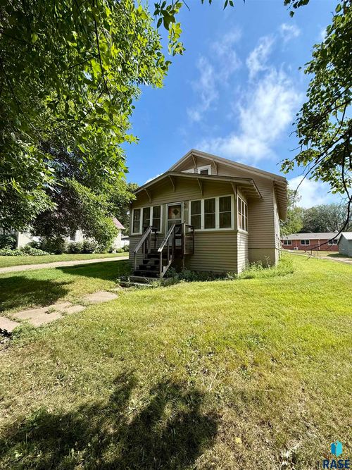 208 S Clark Ave Avenue, Irene, SD, 57037 | Card Image