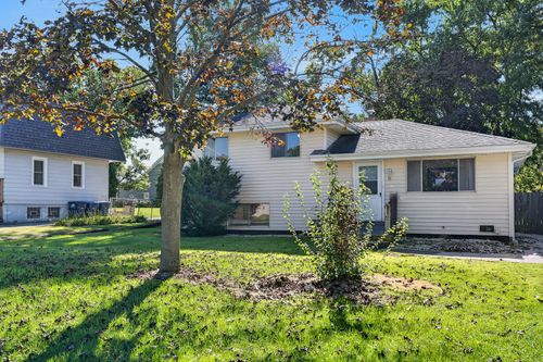 21 Janet Ave, Darien, IL, 60561-4255 | Card Image