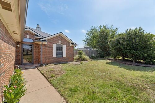 16308 Seminole Pointe Pl, Edmond, OK, 73013-1251 | Card Image