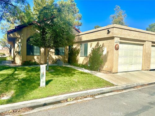 11718 Oak St, Apple Valley, CA, 92308 | Card Image