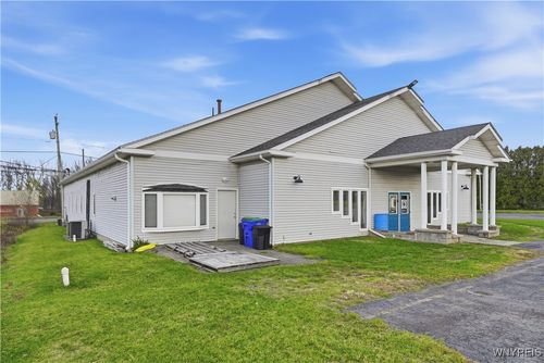 438 West Ave, Albion, NY, 14411-1525 | Card Image