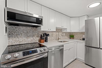 1001 - 1420 N Street Nw, Condo with 2 bedrooms, 1 bathrooms and null parking in WASHINGTON DC | Image 3