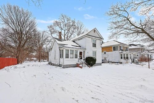 27 Crawford St, Pontiac, MI, 48341-2107 | Card Image