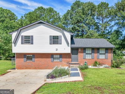 5893 Nell Lane, House other with 4 bedrooms, 3 bathrooms and null parking in Ellenwood GA | Image 1