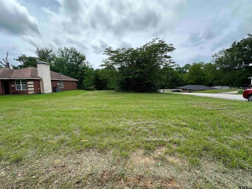 1610 N Hill Ave, Tyler, TX, 75702-2913 | Card Image
