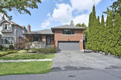 147 Perry Cres, House other with 3 bedrooms, 3 bathrooms and 6 parking in Etobicoke ON | Image 1