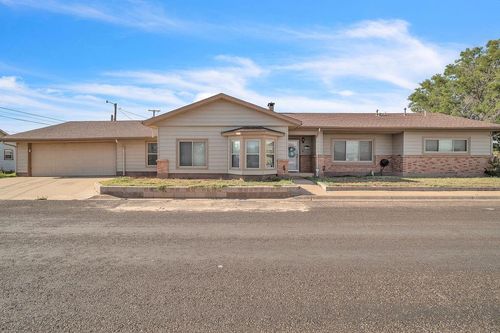 100 W Carpenter, Stanton, TX, 79782-2201 | Card Image