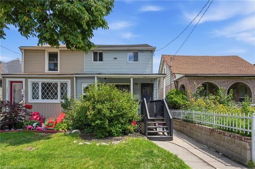 100 Chestnut Ave, Hamilton, ON, L8L6K9 | Card Image
