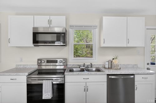 228 Chapel Ln, Lynchburg, VA, 24501-6924 | Card Image