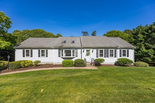 18 Curve Hill Rd, South Yarmouth, MA, 02664-2105 | Card Image