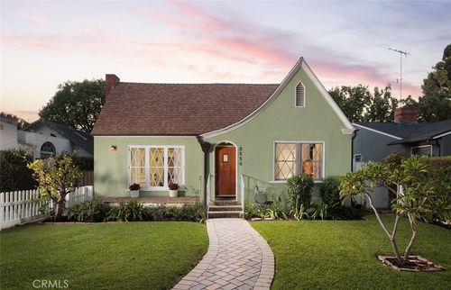 2556 Valencia St, Santa Ana, CA, 92706 | Card Image