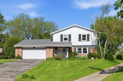 1180 Dorchester Dr, Oconomowoc, WI, 53066-4408 | Card Image