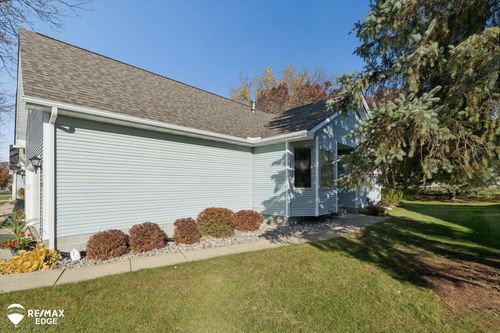 1067 Julie Dr, Davison, MI, 48423-2830 | Card Image