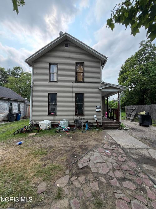 140 Whiting Ave, Toledo, OH, 43609-2047 | Card Image