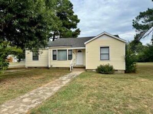 601 S Independence Ave, Russellville, AR, 72801-5823 | Card Image