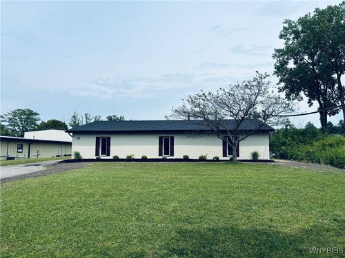 105 Mid County Dr, Orchard Park, NY, 14127-1726 | Card Image