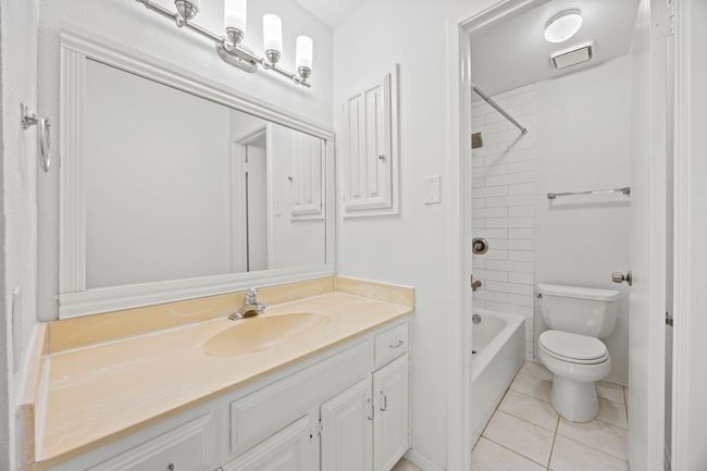 Primary En-suite Bath | Image 9