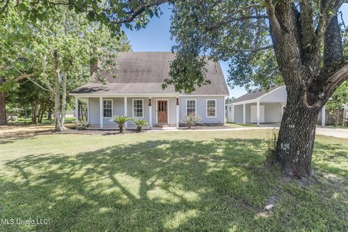 18059 Commission Road, Long Beach, MS, 39560 | Card Image