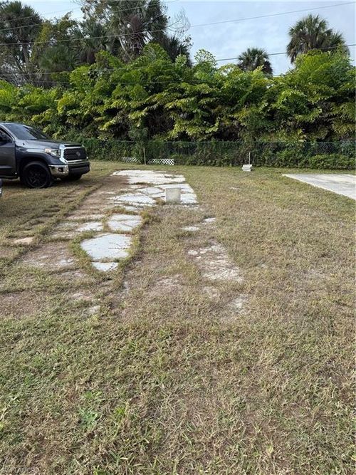 20700 River Dr, ESTERO, FL, 33928-3612 | Card Image