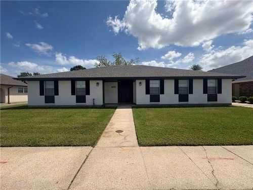 8020 Morrison Rd, New Orleans, LA, 70126-2123 | Card Image