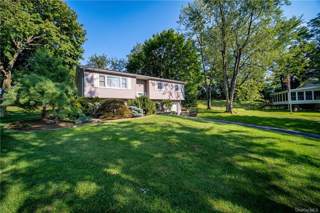 Kelvin Ct, Nanuet, NY 10954
