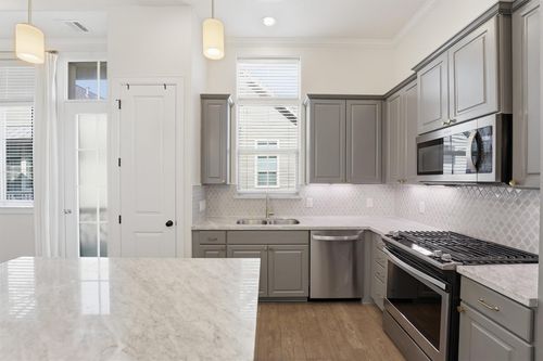 b-2117 Naomi St, Houston, TX, 77054-3838 | Card Image
