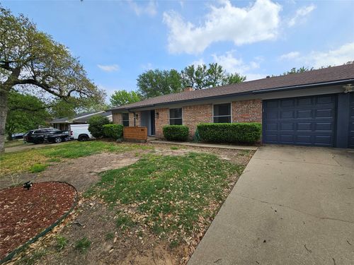 1109 W Redbud Dr, Hurst, TX, 76053-5313 | Card Image