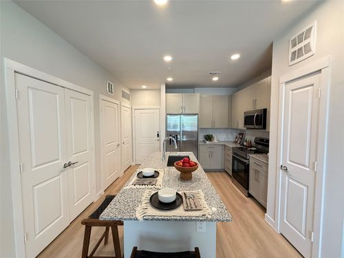 a1275-1610 Campbell Rd, Houston, TX, 77055-4768 | Card Image